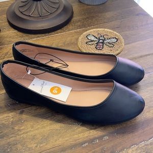 ✳️3/$15 Universal Thread flexible flats